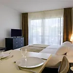 Adagio Promenade Des Aparthotel 4*