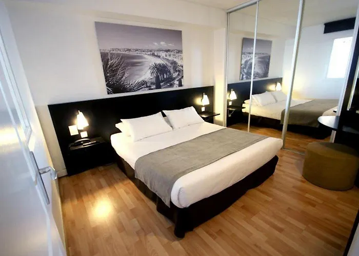 アパートホテル アパートホテル アダージョ プロムナード デ ザングレ ニース