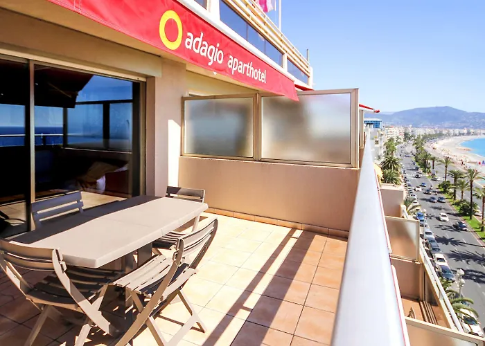 アパートホテル アダージョ プロムナード デ ザングレ アパートホテル
