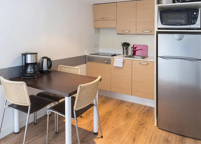 アパートホテル アダージョ プロムナード デ ザングレ アパートホテル ニース