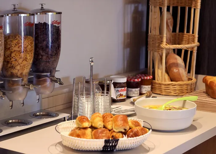 アパートホテル アダージョ プロムナード デ ザングレ アパートホテル ニース