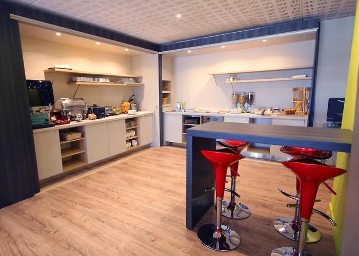 アパートホテル アダージョ プロムナード デ ザングレ 4*