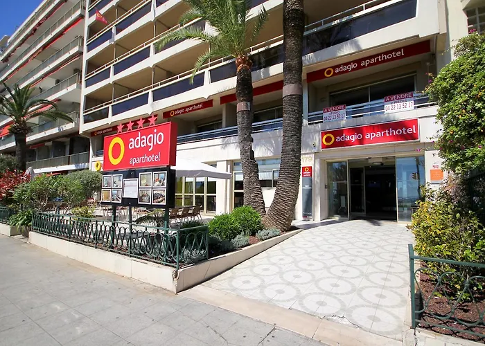 アパートホテル アダージョ プロムナード デ ザングレ 4* ニース