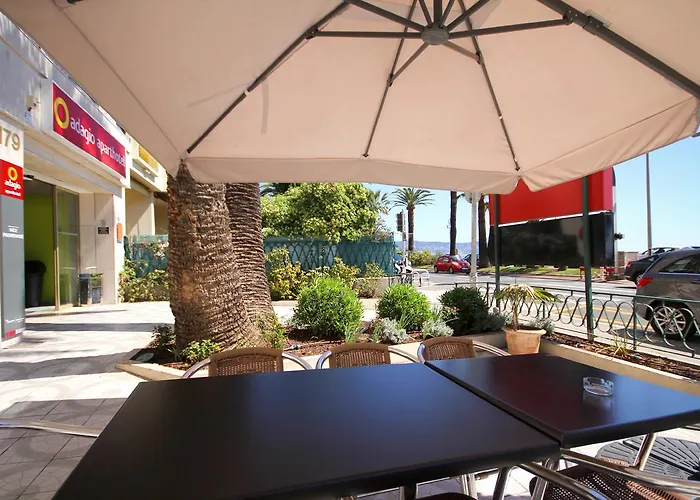 アパートホテル アパートホテル アダージョ プロムナード デ ザングレ ニース