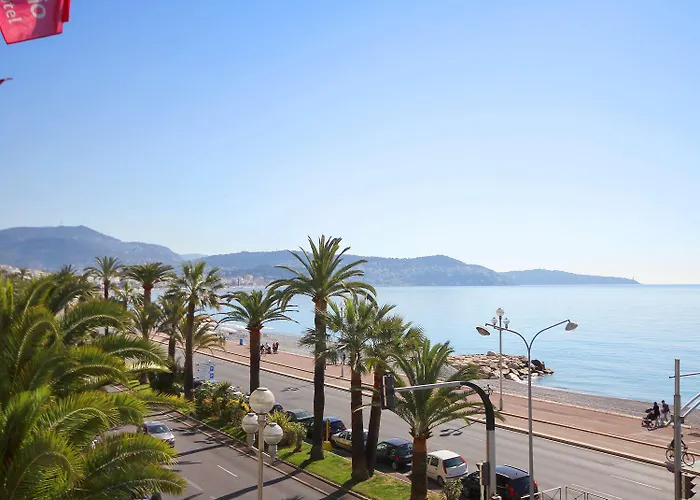 アパートホテル アダージョ プロムナード デ ザングレ アパートホテル