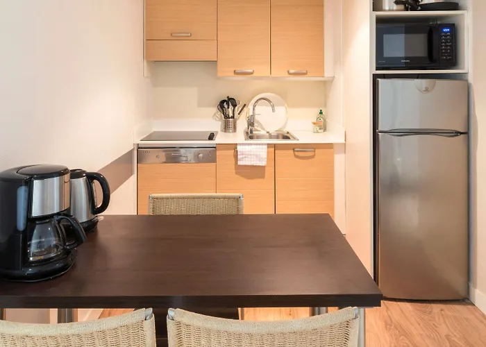 アパートホテル アダージョ プロムナード デ ザングレ