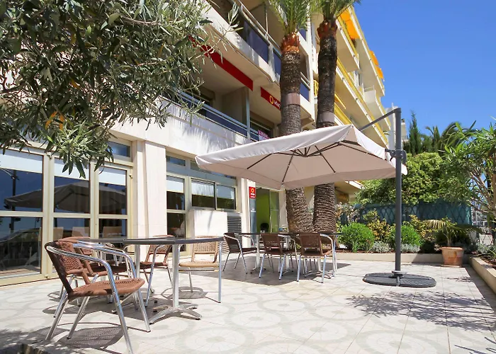 アパートホテル アダージョ プロムナード デ ザングレ ニース