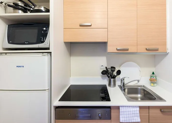 アパートホテル アダージョ プロムナード デ ザングレ アパートホテル ニース