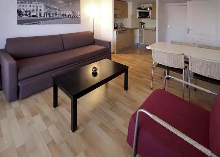 アパートホテル アダージョ プロムナード デ ザングレ ニース