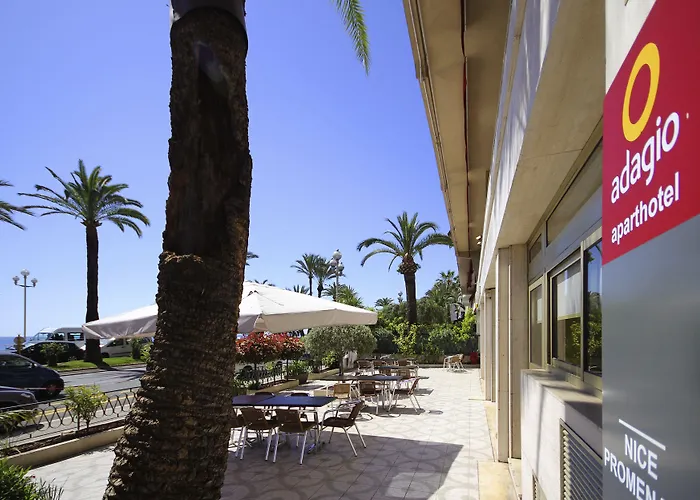 アパートホテル アダージョ プロムナード デ ザングレ 4* ニース