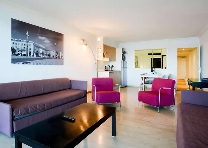 アパートホテル アダージョ プロムナード デ ザングレ アパートホテル