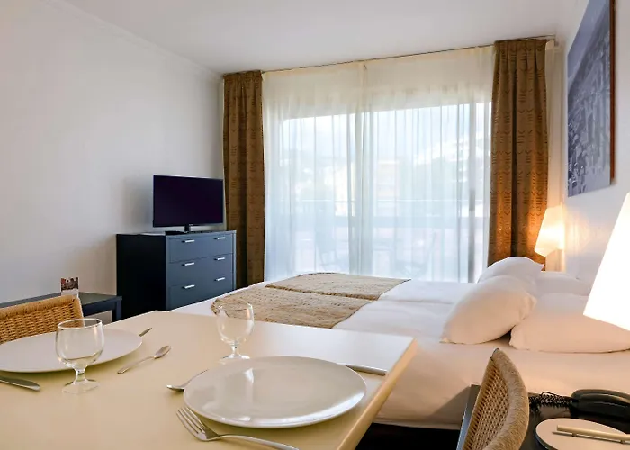 アパートホテル アパートホテル アダージョ プロムナード デ ザングレ 4*