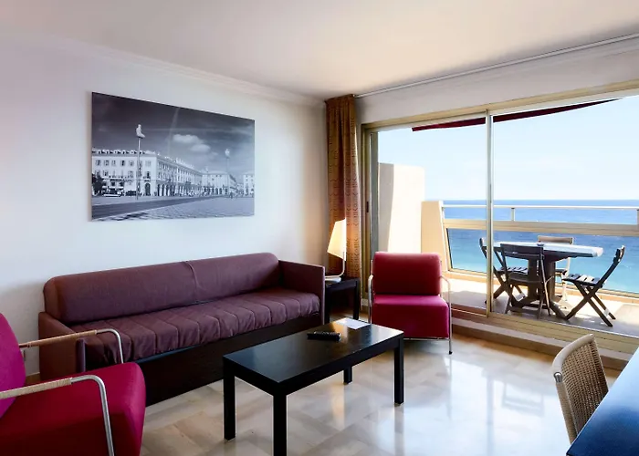 アパートホテル アダージョ プロムナード デ ザングレ アパートホテル ニース