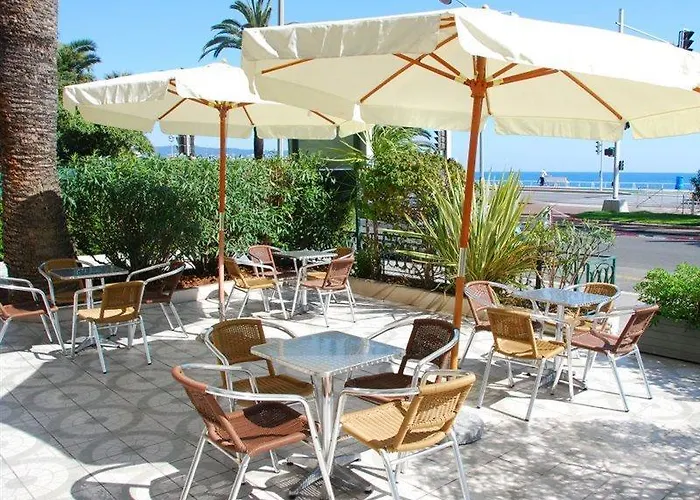 アパートホテル アダージョ プロムナード デ ザングレ