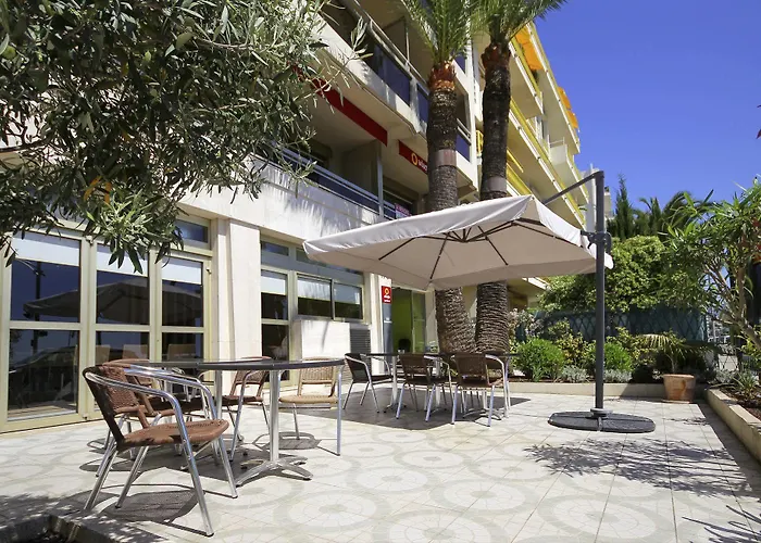 アパートホテル アダージョ プロムナード デ ザングレ アパートホテル