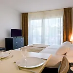 מלון דירות Adagio Promenade Des 4*