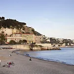 מלון דירות Adagio Promenade Des 4*